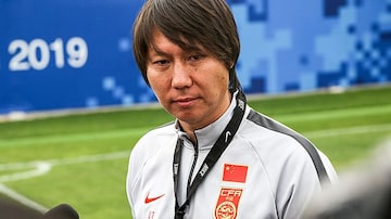 Li Tie é o novo técnico da seleção da China. Foto: STR/AFP