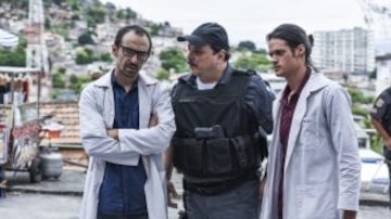 
 Thelmo Fernandes (de farda) é o destaque de "Sob Pressão", um thriller clínico
. Foto: Estadão