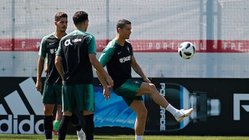 Cristiano Ronaldo durante treino da seleção de Portugal neste domingo. Foto: Francisco Seco/AP