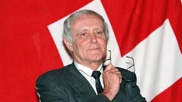 Flavio Cotti, quando presidente da Suíça, em foto de dezembro de 1998. Foto: SERGEY TYAGIN/ AFP