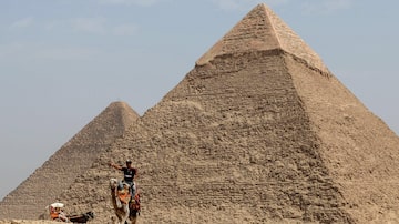 Grande pirâmide de Quéops, no planalto de Gizé, Egito. Foto: Mohamed Hossam/EFE