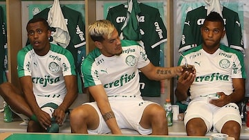 Carlos Eduardo, Gómez e Borja no vestiário do Allianz Parque. Foto: Cesar Greco/Ag. Palmeiras