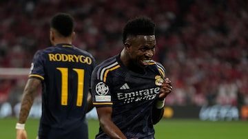Real Madrid's Vinicius Junior celebrates after scoring his side's opening goal during the Champions League semifinal first leg soccer match between Bayern Munich and Real Madrid at the Allianz Arena in Munich, Germany, Tuesday, April 30, 2024. (AP Photo/Matthias Schrader). Foto: Matthias Schrader/AP