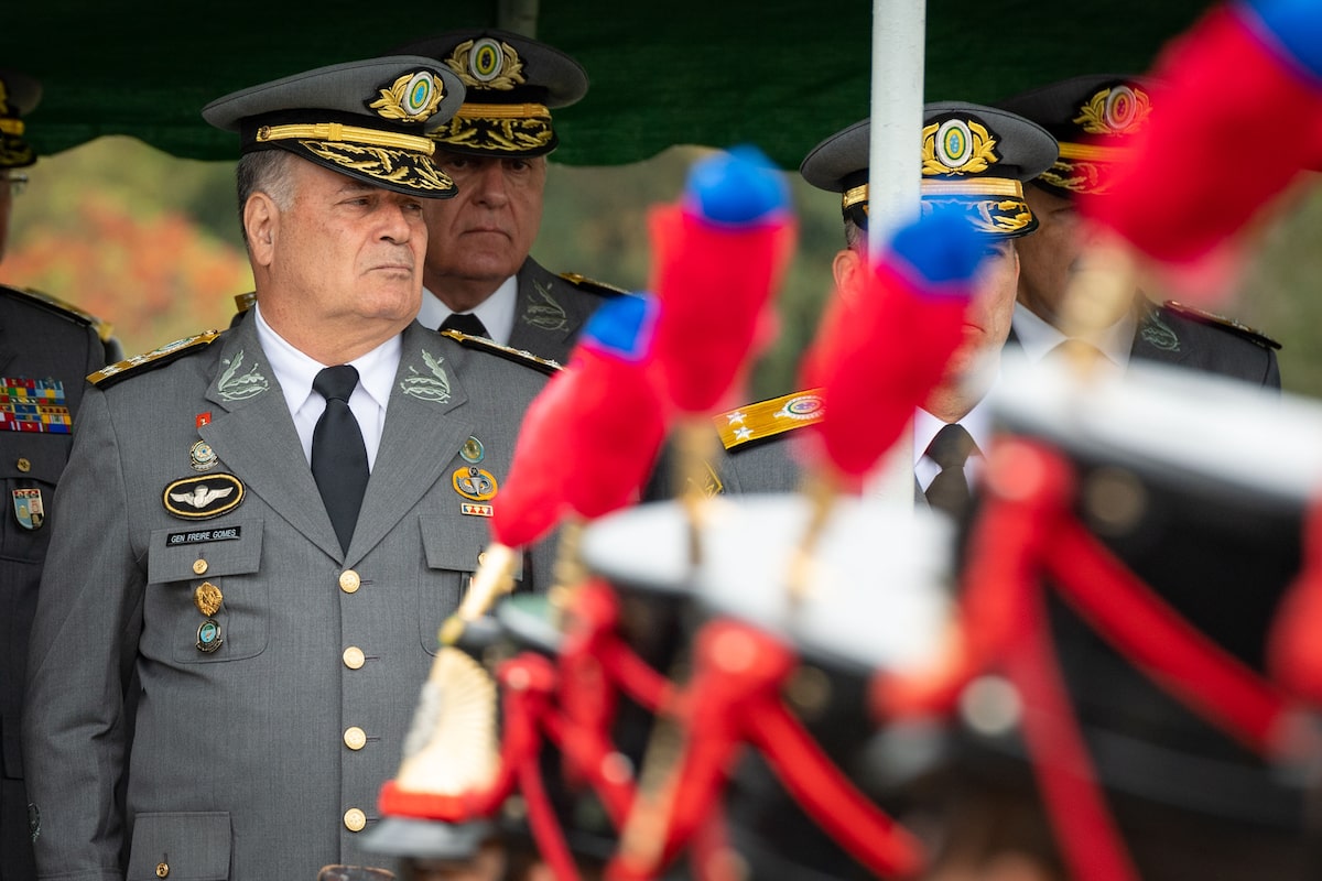 Em depoimento à PF, Freire Gomes disse que Bolsonaro convocou reuniões com comandantes das Forças Armadas no Alvorada para apresentar 'hipóteses de utilização de institutos jurídicos como GLO, estado de defesa e sítio em relação ao processo eleitoral'. 