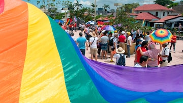 Membros da comunidade LGBTI participam de uma manifestação em frente ao Supremo Tribunal de Justiça em San José, Costa Rica, para exigir a legalização do casamento gay, em agosto de 2018. Foto: Ezequiel Becerra/AFP