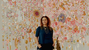 The Brazilian artist Beatriz Milhazes at Pace gallery, which she joined in 2020, in New York, Sept. 14, 2022. In her first New York show in nearly a decade, Milhazes both experiments and returns to figuration. (Victor Llorente/The New York Times). Foto: Victor Llorente/The New York Times