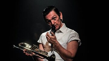 Estreante. Paulo Miklos, o trompetista depois da briga. Foto: Rafael Arbex|Estadão