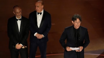Jonathan Glazer fala sobre conflito na Faixa de Gaza em discurso de agradecimento no Oscar, em 10 de março; 'Zona de Interesse' recebeu o prêmio de melhor filme internacional.