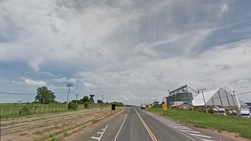 Suspeito entrou em alta velocidade na rodovia José Lanzi, mas perdeu o controle do carro. Foto: Reprodução/Google Stree View