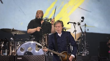Paul McCartney durante a turnê 'Got Back'- 16/6/2022 em Nova Jersey. Um baixo roubado do cantor há mais de 50 anos foi encontrado e devolvido ao Beatle.
