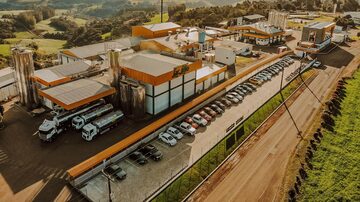 Foto aérea de uma das fábricas da UltraCheese, fabricante e dona das marcas de queijo Cruzília, Búfalo Dourado, Lac Lélo e Itacolomy. Foto: Alexandre Fachin/Divulgação 