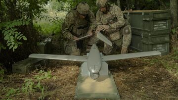 Uma unidade de drone autodetonante na linha de frente do sul da Ucrânia em 19 de junho de 2023