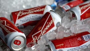 Budweiser, uma das parceiras da Copa, terá sua comercialização restringida. Foto: AP/AP
