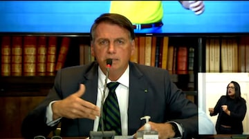 Em julho, presidente Bolsonaro fez live para apresentar supostas falhas de segurança das urnas eletrônicas — mandatário, na verdade, reproduziu boatos e fez alegações falsas. Foto: Twitter/Reprodução - 29/7/2021