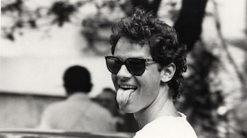 Cazuza fotografado nas ruas do Rio, no dia 13 de março de 1986. Foto: Nem de Tal/Estadão