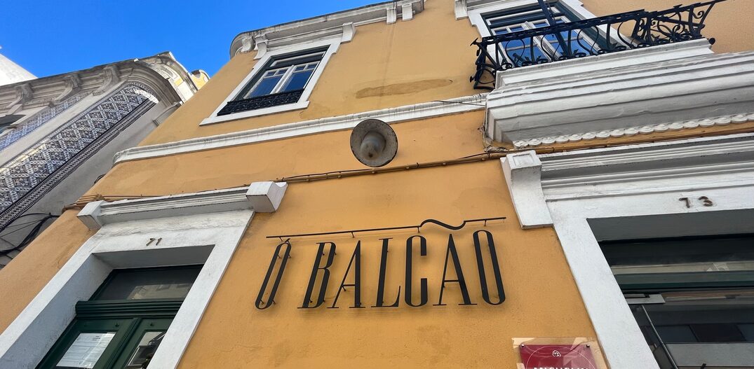 Fachada do restaurante português Ó Balcão. Foto: Matheus Mans/Estadão