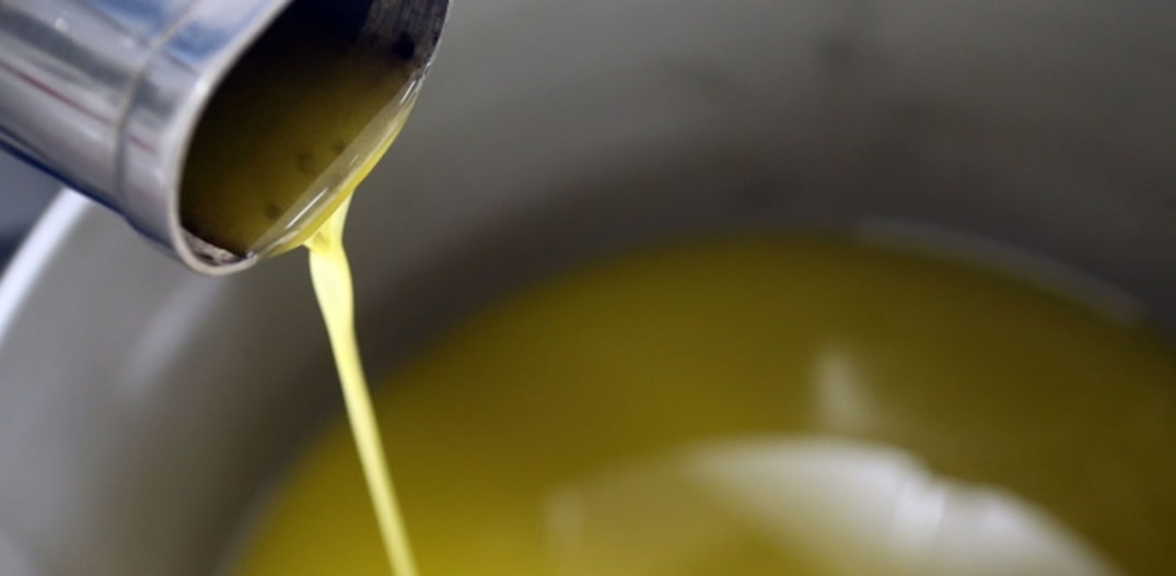 Azeite de oliva é o óleo extraído de azeitonas. Só isso. Nenhum outro óleo ou ingrediente pode ser adicionado. Foto: Hélvio Romero/Estadão 