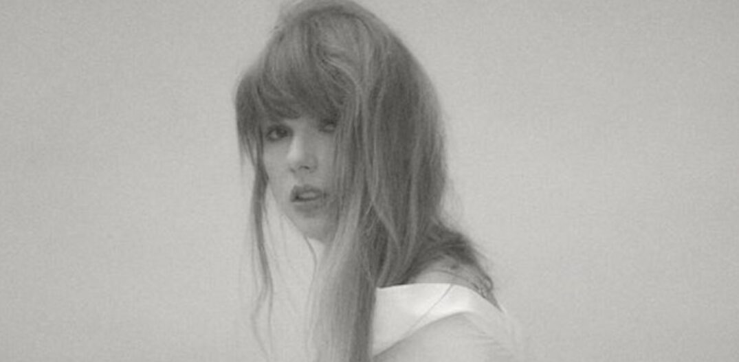 Taylor Swift em divulgação de novo álbum. Foto: Divulgação/Universal Music