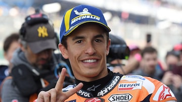 Repsol Honda Team's Spanish rider Marc Marquez celebrates after he finished second in the qualifying rounds ahead of the French Moto GP Grand Prix, at the Bugatti circuit in Le Mans, northwestern France, on May 13, 2023. (Photo by Jean-Francois MONIER / AFP). Foto: Jean-Francois MONIER / AFP