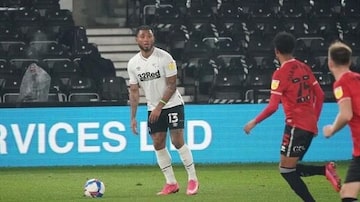 Kazim durante jogo do Derby County na segunda divisão inglesa. Foto: Instagram / Colin Kazim-Richards