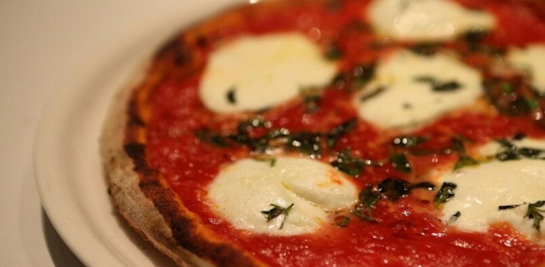 Pizzas estilo napolitano, de longa fermentação, tamanho individual e feitas de ingredientes 100% italianos. Foto: Alex Silva|Estadão