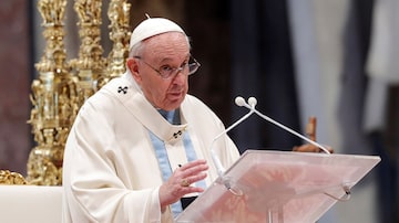 Papa Francisco pede paz durante missa na Basílica de São Pedro. Foto: EFE/EPA/GIUSEPPE LAMI