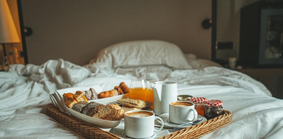 O dia do amor pode ser especial a começar por um belo café da manhã. Foto: Unsplash