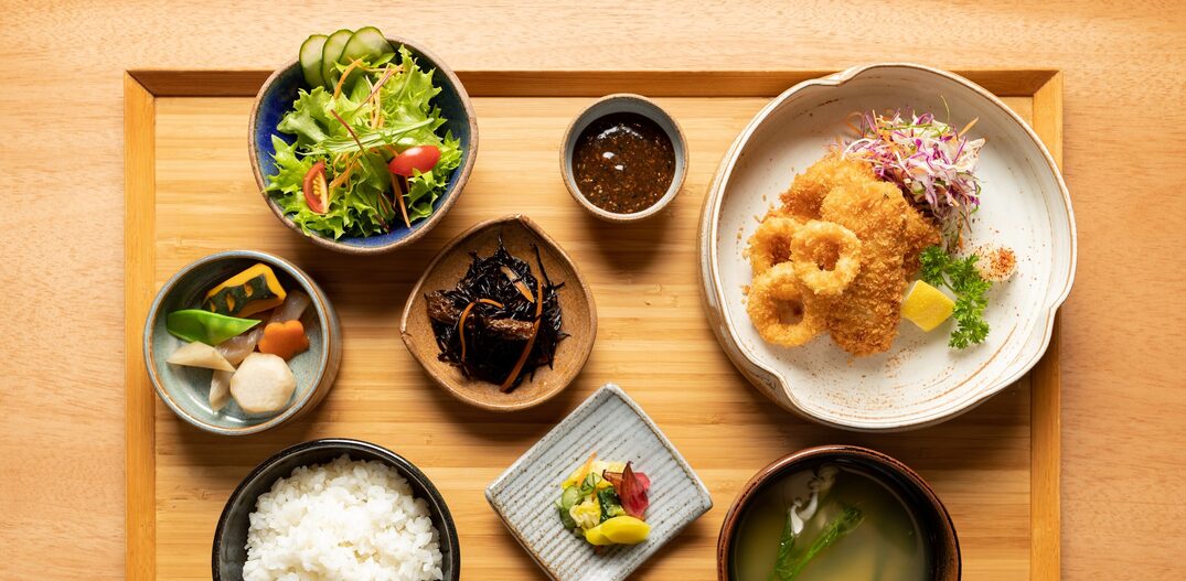 Uma das sugestões do almoço do Aizomê na Japan House. Foto: Rubens Kato
