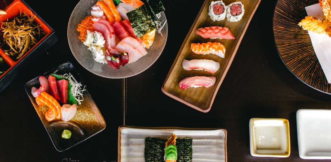 Sushis e sashimis variados no By Koji. Foto: By Koji
