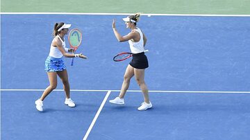 Embalada, tenista Luisa Stefani vence na estreia em Cincinnati. Foto: Minas Panagiotakis/AFP
