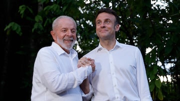Presidentes Lula e Emmanuel Macron em visita a Belém, 26 de março de 2024.