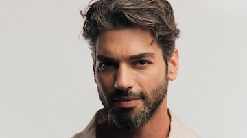 O ator turco Şükrü Özyıldız. Foto: Instagram/@ŞükrüÖzyıldız  