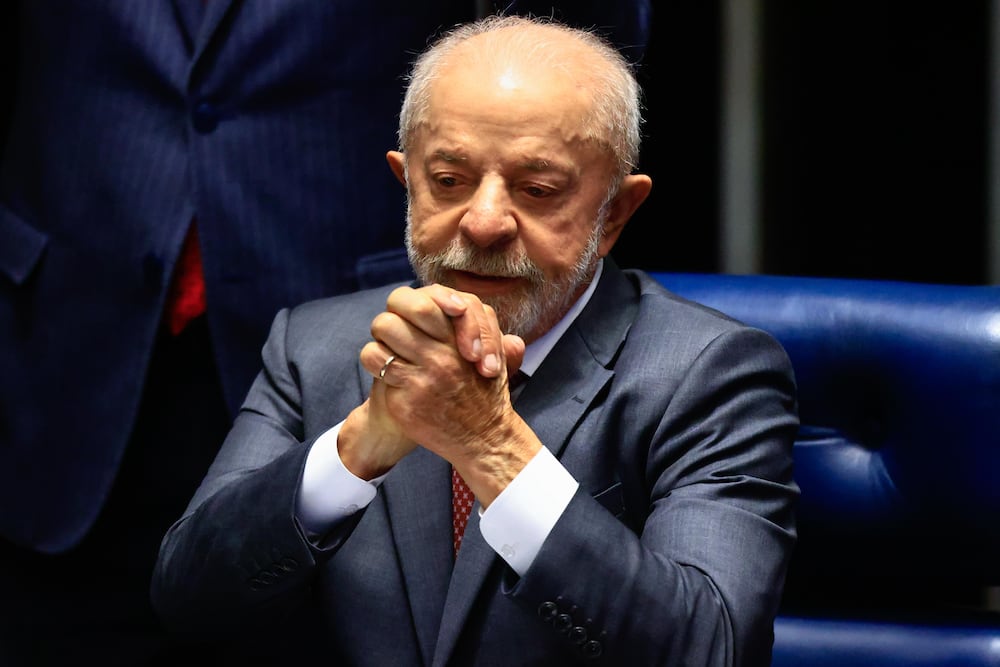 Planalto trabalha para ‘segurar a língua’ de ministros e aliados de Lula sobre fuga de Flávio