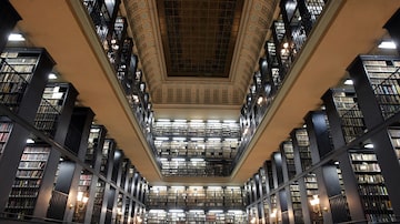 Inaugurada com a chegada da família real, há mais de 200 anos, a Biblioteca Nacional guarda a história do Brasil. Foto: Marcos de Paula/Estadão