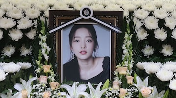 Homenagens à cantora deK-pop Goo Hara. Foto: Dong-A Ilbo / AFP