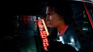 Ansel Elgort vive um jornalista americano que vai investigar a Yakuza em 'Tokyo Vice'. Foto: HBO Max