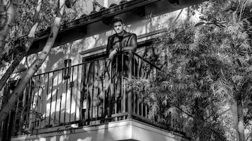 Michael Buble posa em sua casa, em Los Angeles. Foto: DEVIN OKTAR YALKIN