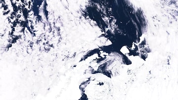 A satellite imagery of the world's largest iceberg, named A23a, seen in Antarctica, November 15, 2023.   Courtesy of European Union/Copernicus Sentinel-3/Handout via REUTERS    THIS IMAGE HAS BEEN SUPPLIED BY A THIRD PARTY. MANDATORY CREDIT. Foto: European Union/Copernicus Sentinel-3/Divulgação