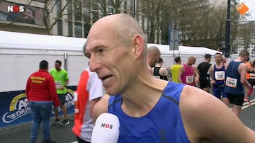 Arjen Robben escreveu um novo capítulo de sua história na Maratona de Roterdã neste domingo. Foto: Reprodução vídeo 