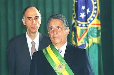 Reeleição foi aprovada no governo de Fernando Henrique Cardoso; décadas depois ele considerou que a medida foi um erro