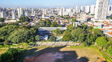 Obras do CEU Carrão, onde antes havia um parque, estão paradas desde o comeco do ano. Foto: Gabriela Biló/Estadão