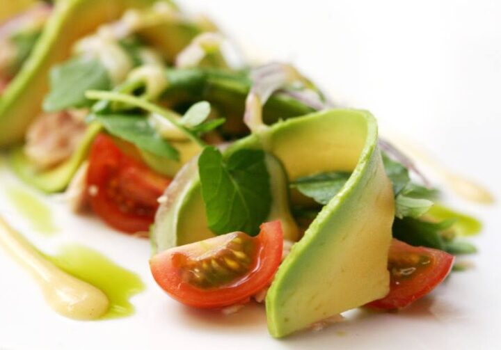 Salada de atum com abacate