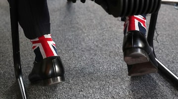 As meias do político conservador inglês Farage, opositor da União Europeia e fundador do Ukip. Foto: Yves Herman/Reuters