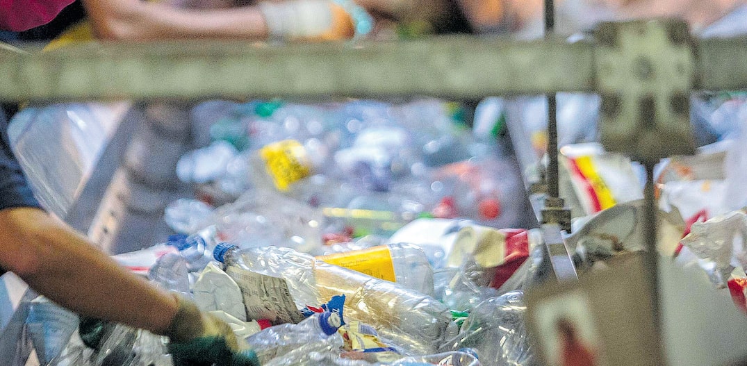 Reciclagem de garrafas plásticas:Dentro do contexto da economia circular, quanto menos material bruto acabar sendo extraído da natureza, melhor. Foto: Taba Benedicto/Estadão - 25/06/2020 