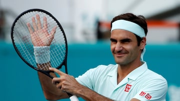 Roger Federer vence sem dificuldades em seu 1.500º jogo na ATP. Foto: Jason Szenes/EFE