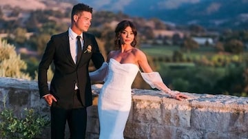 Sarah Hyland se casou com Wells Adams num vinhedo na Califórnia. Foto: Instagram/@sarahhyland
