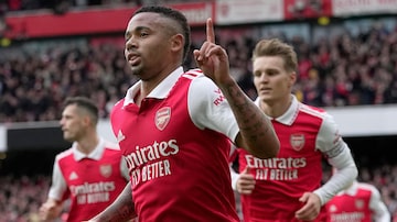 Arsenal's Gabriel Jesus celebrates scoring his side's first goal during the English Premier League soccer match between Arsenal and Leeds United at the Emirates Stadium in London, Saturday, April 1, 2023.(AP Photo/Kin Cheung). Foto: Kin Cheung/AP Photo