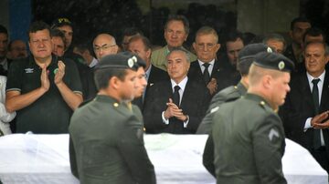 Presidente Michel Temer homenageou as vítimas de acidente aéreo. Foto: Nelson Almeida/AFP