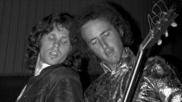 Jim Morrison e Robby Krieger durante a formação original do The Doors. Foto: Facebook/Robby Krieger