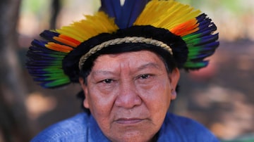 Davi Kopenawa, 66, chief of the Yanomami people poses for a picture in Brasilia, Brazil, August 25, 2021. Picture taken August 25, 2021. REUTERS/Amanda Perobelli. Foto: Amanda Perobelli/Reuters 